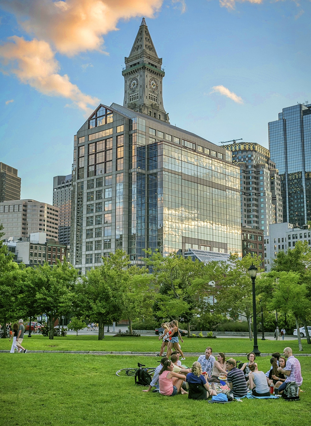 200 State St. Sold to Carr Properties