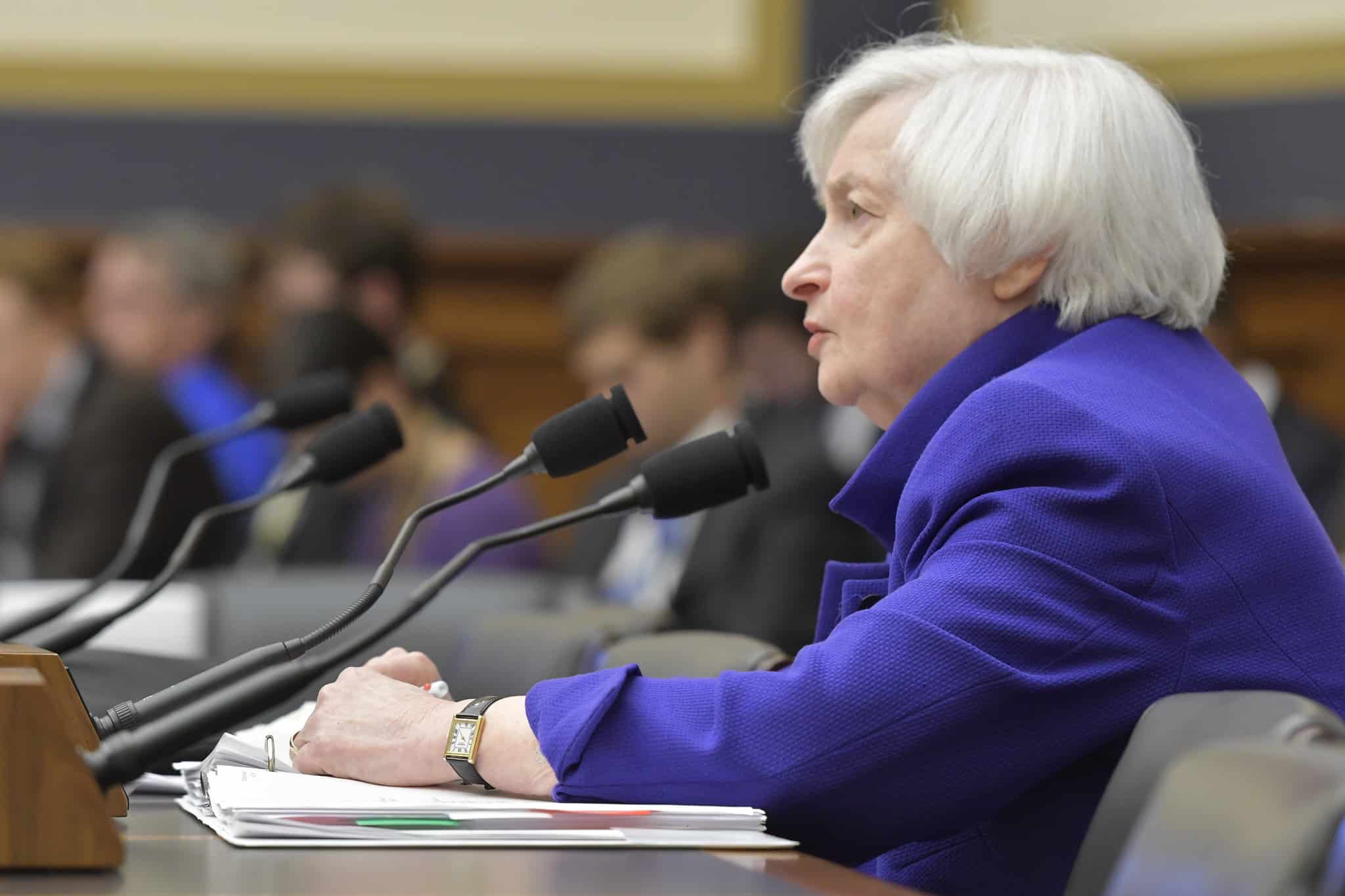 Yellen: I'm Not Predicting Fed Rate Increases - Banker ...